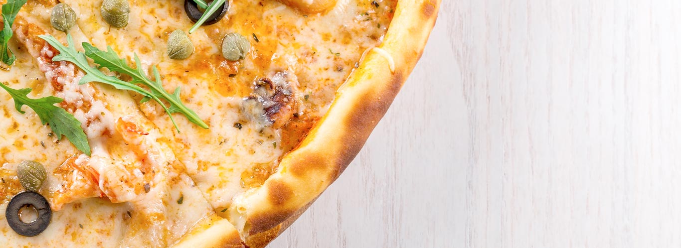 Pizza en horno - a leña.